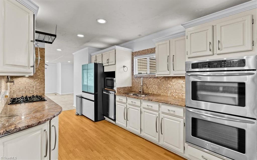 Winston-Salem, North Carolina 27106, United States, 4 Bedrooms Bedrooms, ,4 BathroomsBathrooms,Residential,Pending,250893