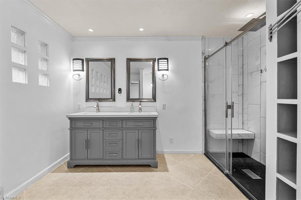 Winston-Salem, North Carolina 27106, United States, 4 Bedrooms Bedrooms, ,4 BathroomsBathrooms,Residential,Pending,250893