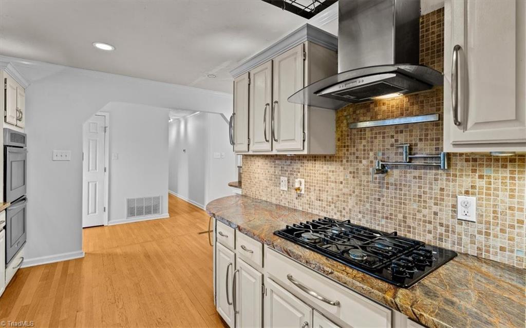 Winston-Salem, North Carolina 27106, United States, 4 Bedrooms Bedrooms, ,4 BathroomsBathrooms,Residential,Pending,250893