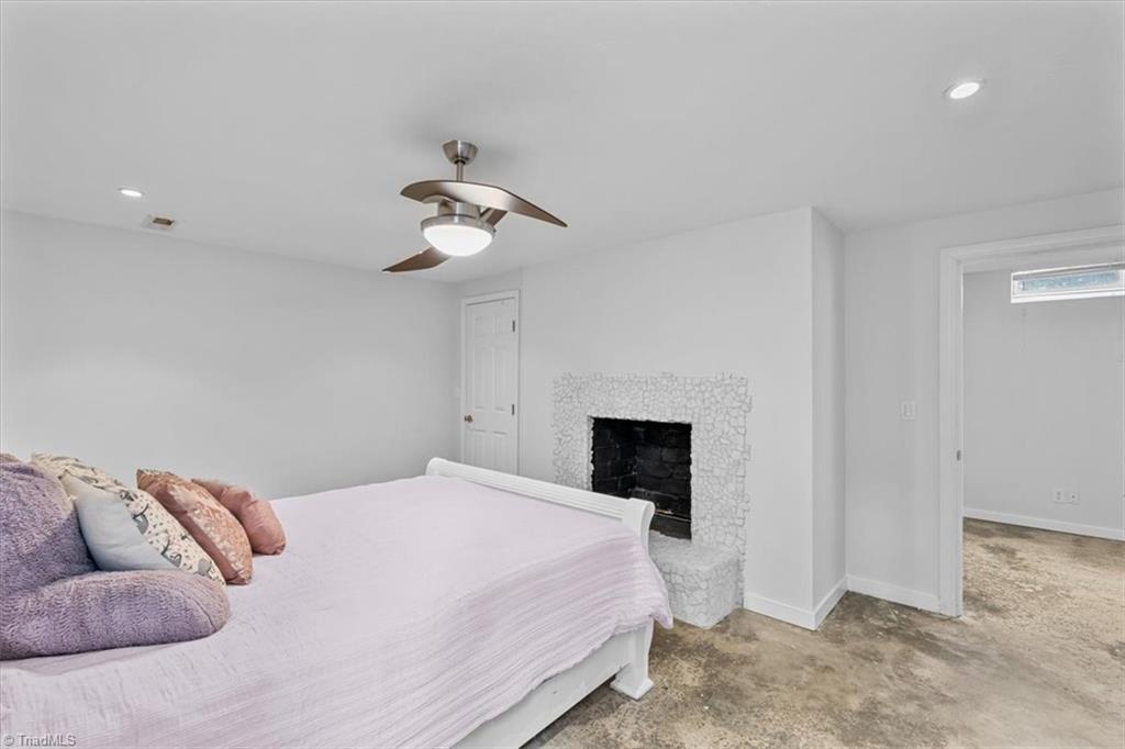 Winston-Salem, North Carolina 27106, United States, 4 Bedrooms Bedrooms, ,4 BathroomsBathrooms,Residential,Pending,250893