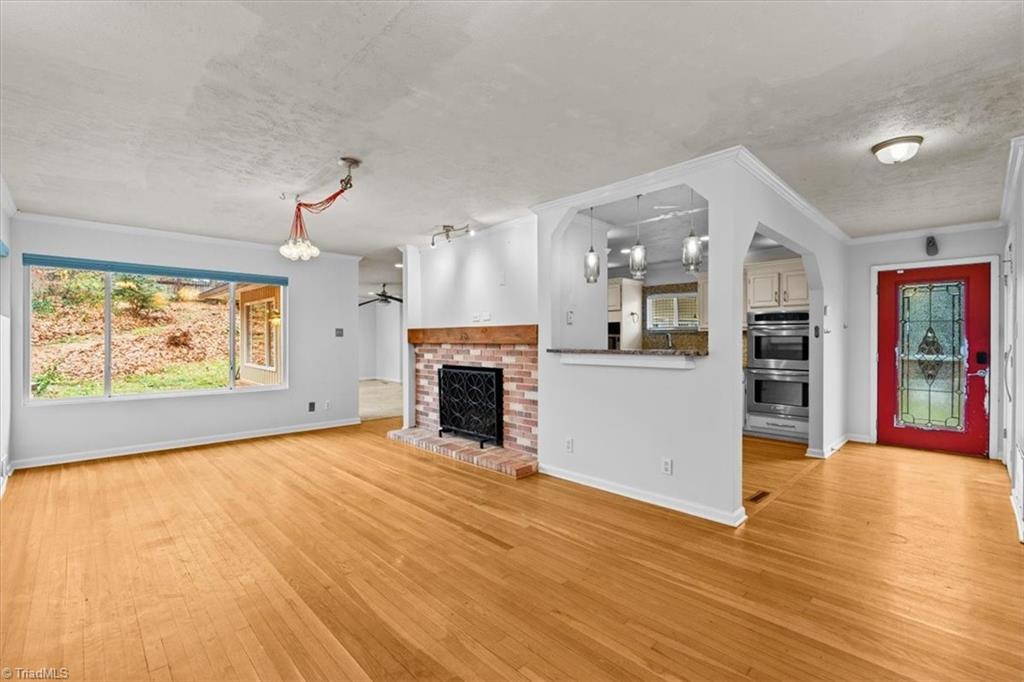 Winston-Salem, North Carolina 27106, United States, 4 Bedrooms Bedrooms, ,4 BathroomsBathrooms,Residential,Pending,250893