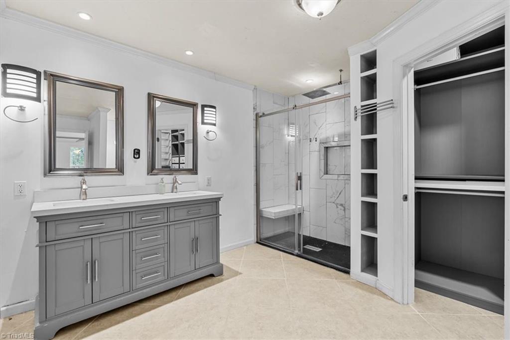 Winston-Salem, North Carolina 27106, United States, 4 Bedrooms Bedrooms, ,4 BathroomsBathrooms,Residential,Pending,250893