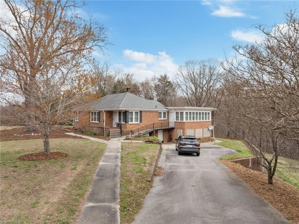 Photo of 723 Haynes Road, Thomasville, NC 27360 (MLS # 1211913)