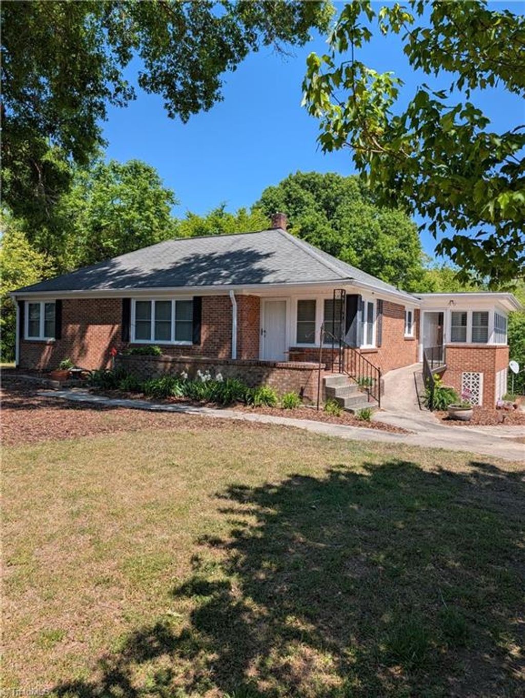 Photo of 723 Haynes Road, Thomasville, NC 27360 (MLS # 1211913)