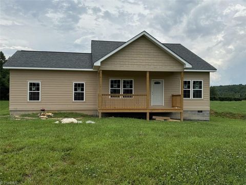 Homes For Sale - 33 River Chase Drive<br/> Traphill, NC 28685