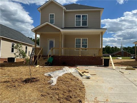 Homes For Sale - 816 Tryon Avenue<br/> High Point, NC 27260