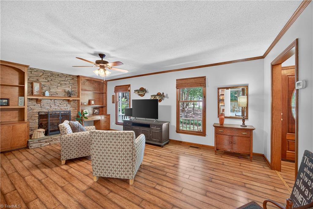 1632 Lindley Trail