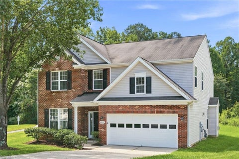 Homes For Sale - 2639 Hidden Pond Cove<br/> High Point, NC 27265