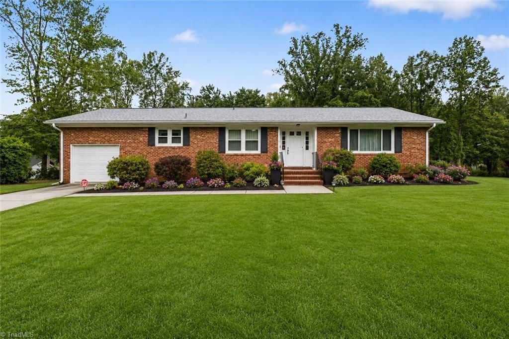 Photo of 626 Kenneth Road, Greensboro, NC 27410 (MLS # 1220661)