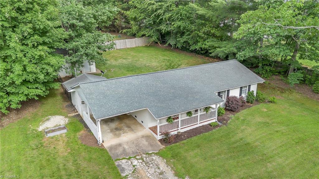 245 Doncaster Drive, North Wilkesboro, North Carolina image 5
