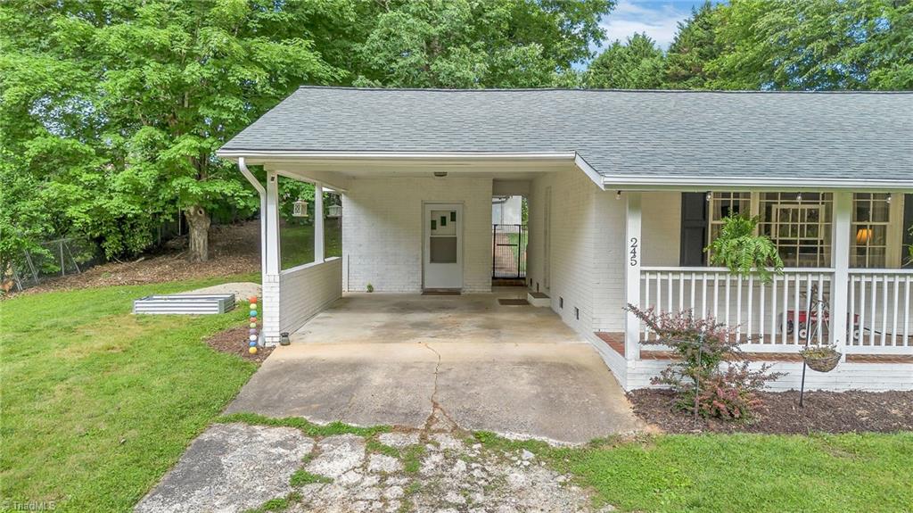 245 Doncaster Drive, North Wilkesboro, North Carolina image 4