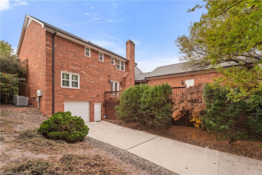 Kernersville, North Carolina 27284, United States, 4 Bedrooms Bedrooms, ,5 BathroomsBathrooms,Residential,Active,244121