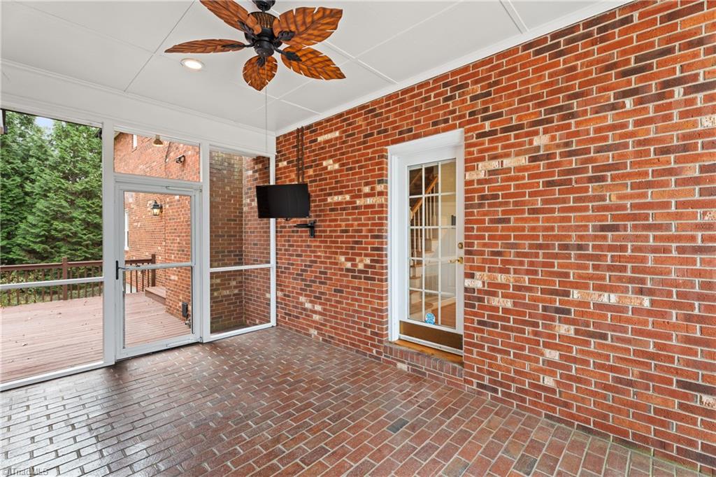 Kernersville, North Carolina 27284, United States, 4 Bedrooms Bedrooms, ,5 BathroomsBathrooms,Residential,Active,244121