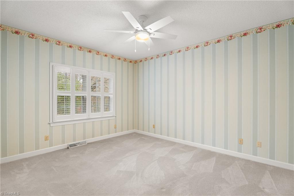 Kernersville, North Carolina 27284, United States, 4 Bedrooms Bedrooms, ,5 BathroomsBathrooms,Residential,Active,244121