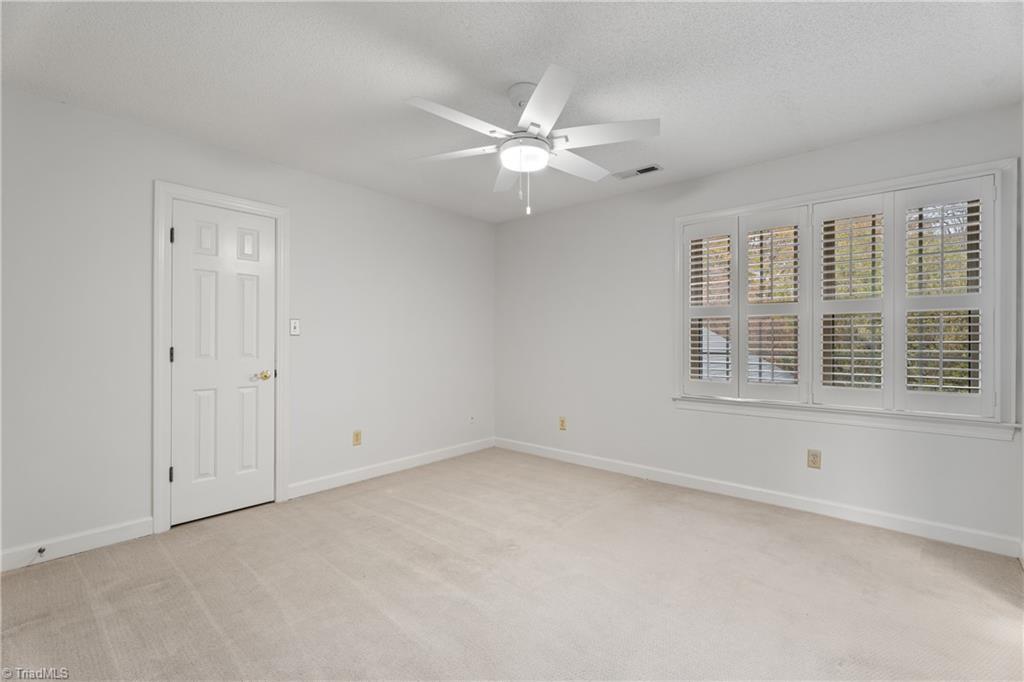 Kernersville, North Carolina 27284, United States, 4 Bedrooms Bedrooms, ,5 BathroomsBathrooms,Residential,Active,244121