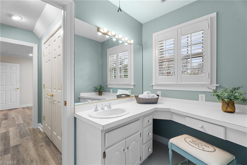 Kernersville, North Carolina 27284, United States, 4 Bedrooms Bedrooms, ,5 BathroomsBathrooms,Residential,Active,244121