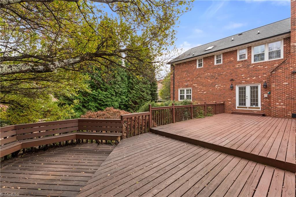 Kernersville, North Carolina 27284, United States, 4 Bedrooms Bedrooms, ,5 BathroomsBathrooms,Residential,Active,244121