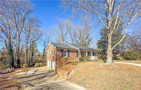 A home in Clemmons