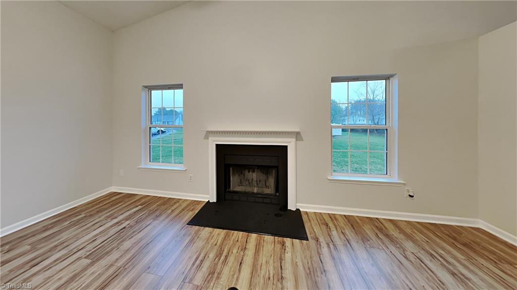 Photo 3 of 14 of 508 Oakmont Circle townhome