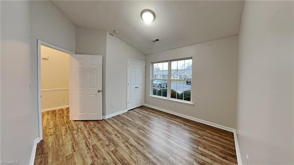Photo 10 of 14 of 508 Oakmont Circle townhome