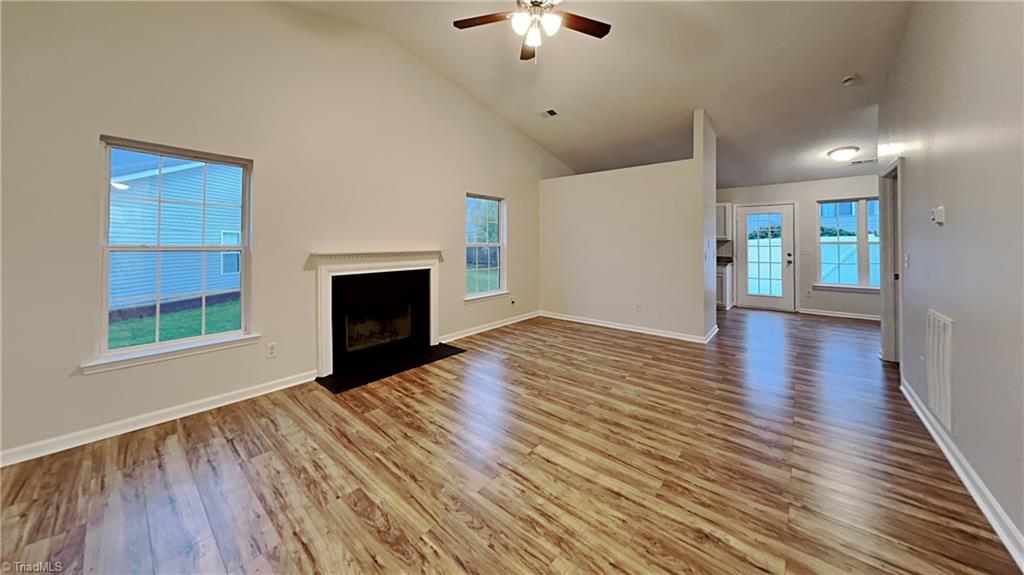 Photo 2 of 14 of 508 Oakmont Circle townhome