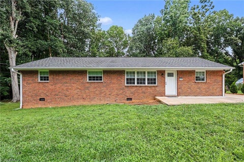 Homes For Sale - 206 Hendrix Drive<br/> Kernersville, NC 27284