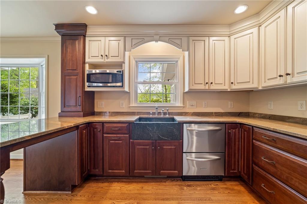 916 Fairgreen Road, Greensboro, North Carolina image 17