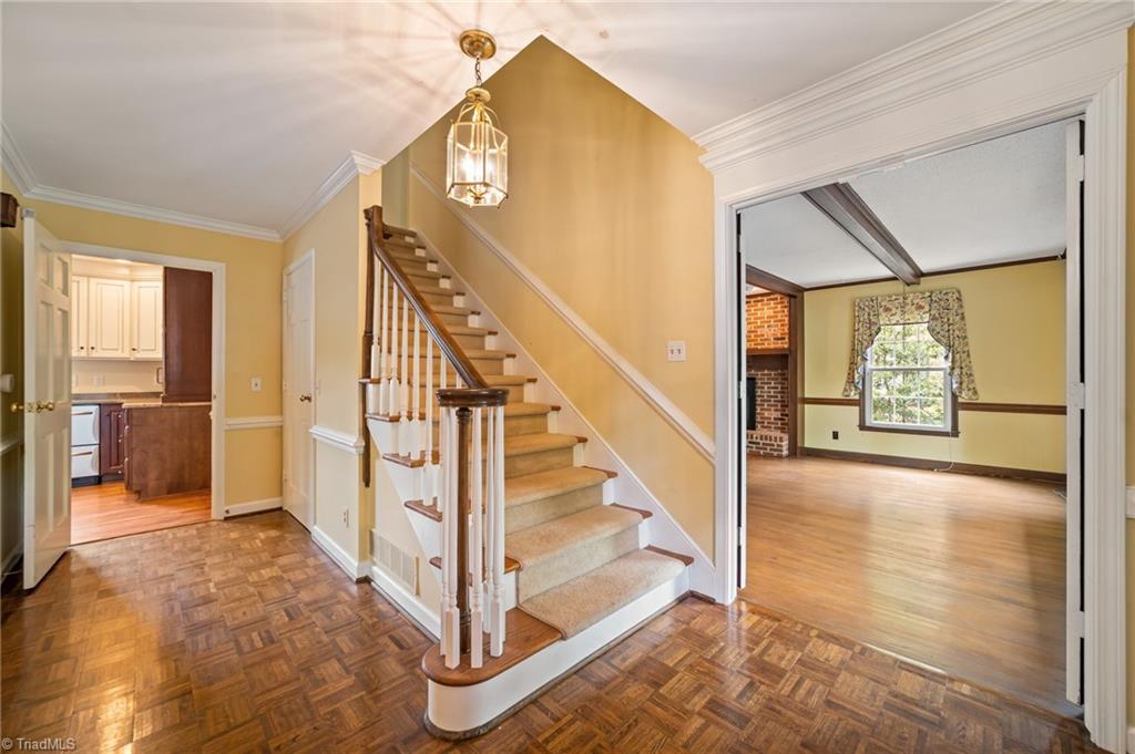 916 Fairgreen Road, Greensboro, North Carolina image 6