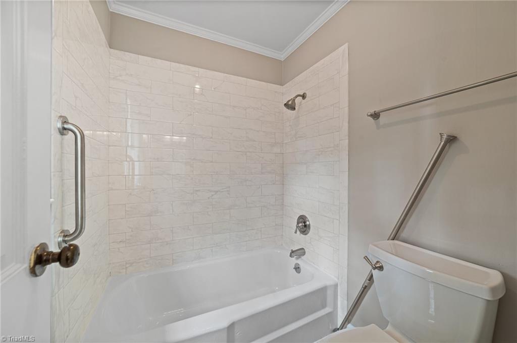 916 Fairgreen Road, Greensboro, North Carolina image 37