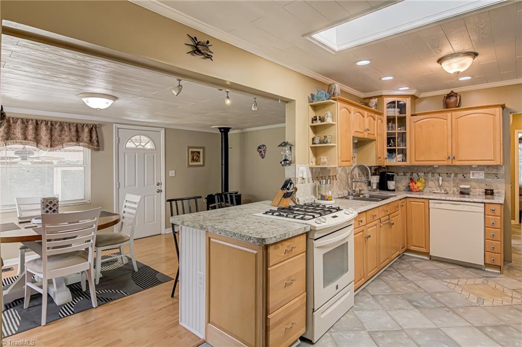 242 Crestwood Circle, High Point, North Carolina image 14