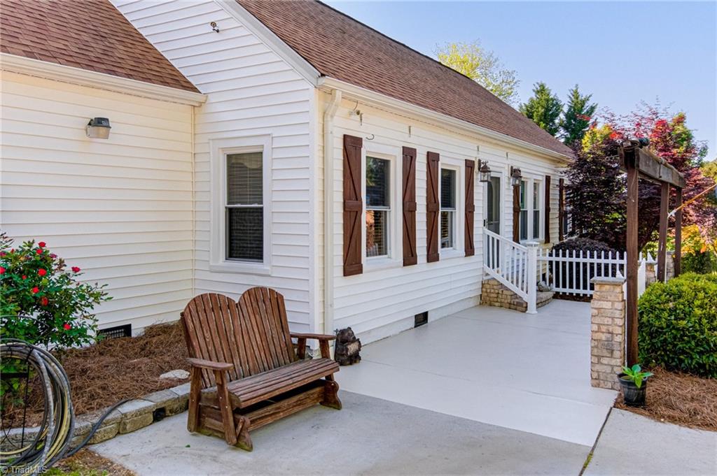 242 Crestwood Circle, High Point, North Carolina image 4