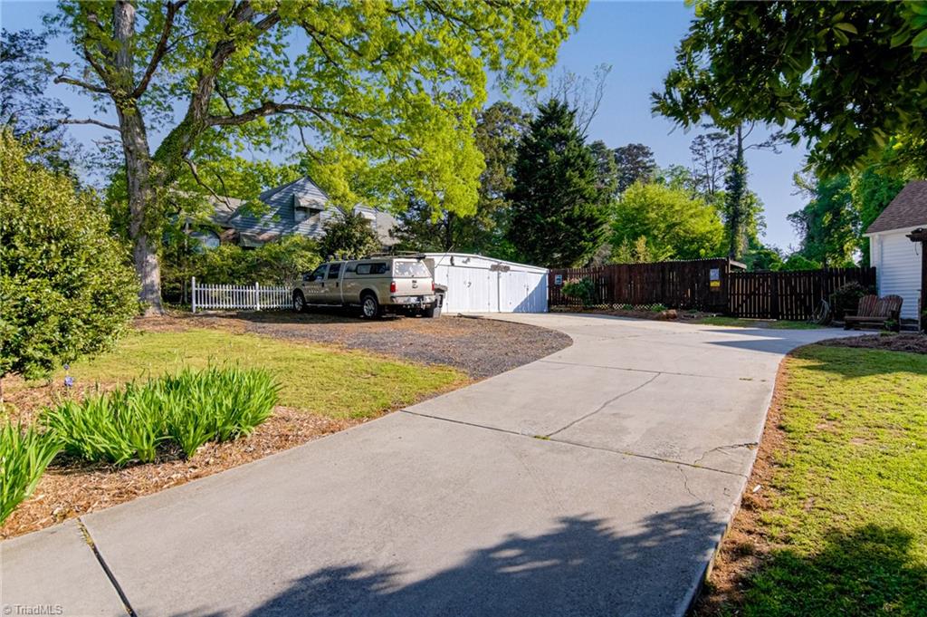 242 Crestwood Circle, High Point, North Carolina image 5