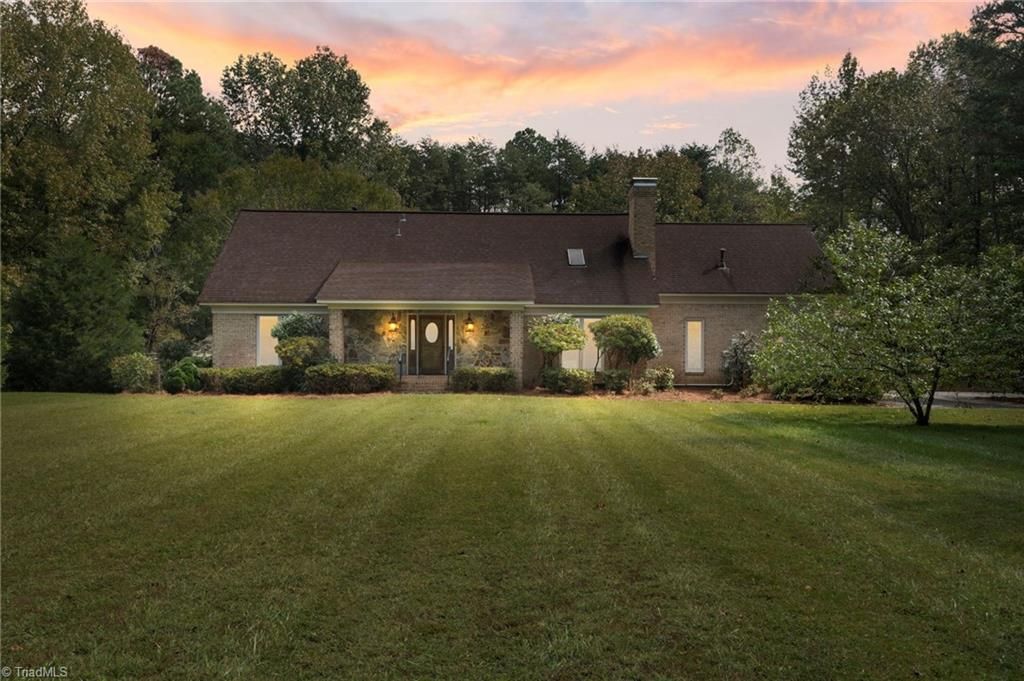 Photo of 8324 Meadows Road, Oak Ridge, NC 27310 (MLS # 1197929)