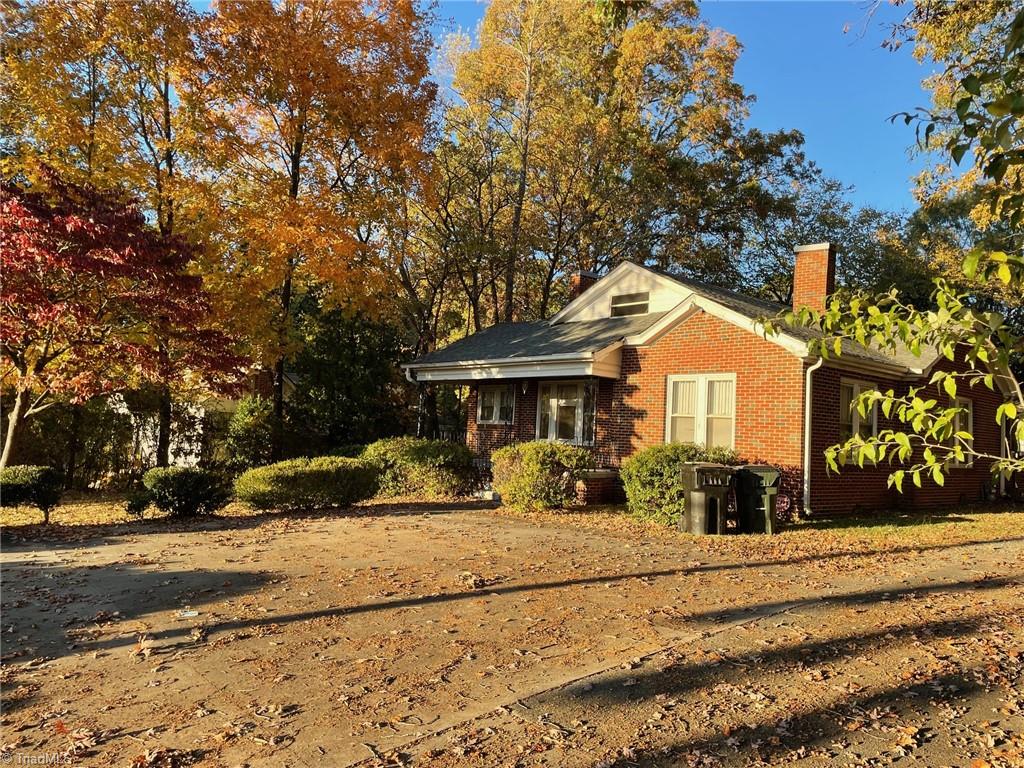 2012 Chapel Hill Road