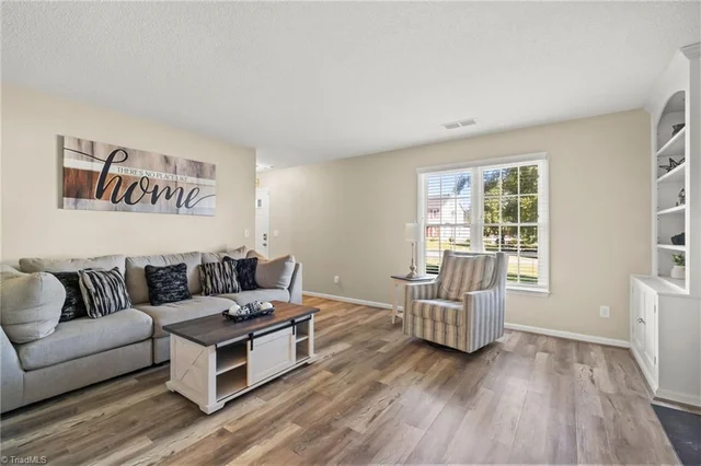 1112 Stamford Club Drive, photo 4 of 37