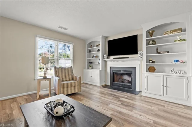 1112 Stamford Club Drive, photo 3 of 37