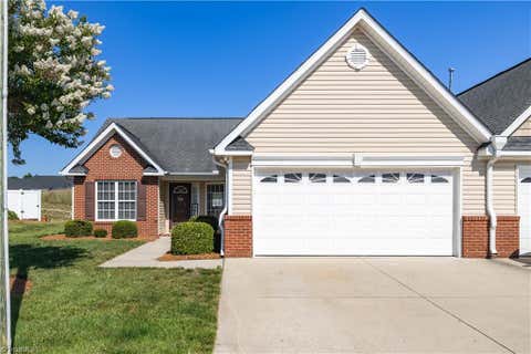 Townhouse For Sale - 1306 Bayswater Drive<br/> Davidson County, High Point, NC 27265
