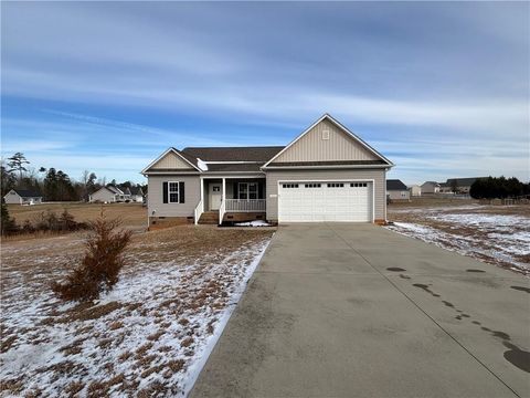 Homes For Sale - 7001 Kiley Court<br/> Liberty, NC 27298