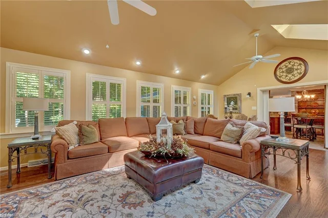 580 Crowder Road, photo 4 of 47