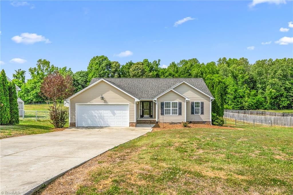 Photo of 7507 Inglewood Road, Burlington, NC 27215 (MLS # 1218267)