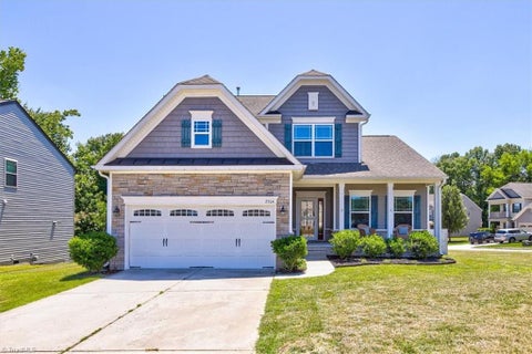 Homes For Sale - 2504 Steep Oak Court<br/> High Point, NC 27265