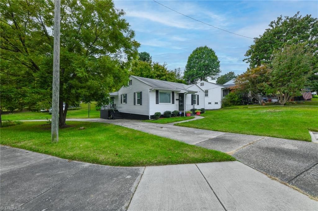 Photo of 834 Ross Avenue, Greensboro, NC 27406 (MLS # 1206561)