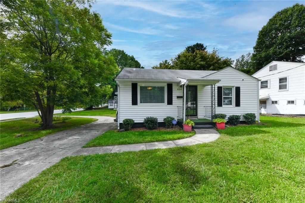 Photo of 834 Ross Avenue, Greensboro, NC 27406 (MLS # 1206561)