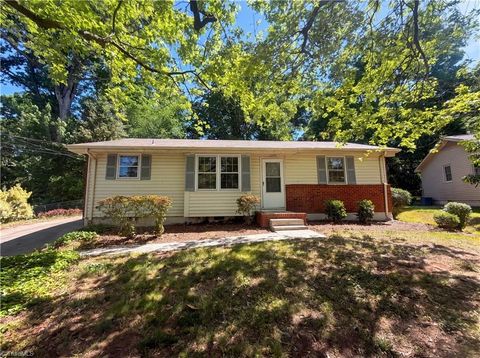 Homes For Sale - 120 Revere Drive<br/> Greensboro, NC 27407