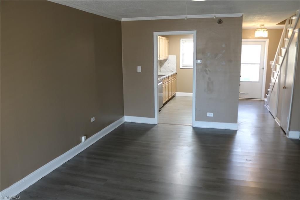 Photo of 101 Oxford Place #19, High Point, NC 27262 (MLS # 1212181)