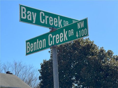 Single Family Residence in Winston Salem NC 4101 Benton Creek Drive 37.jpg