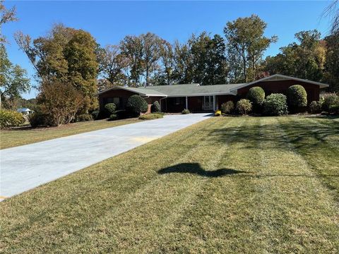Homes For Sale - 2570 Lentz Road<br/> China Grove, NC 28023