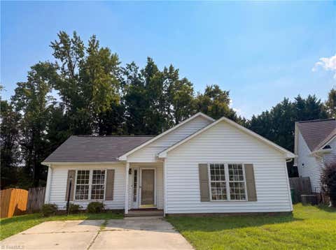Homes For Sale - 2110 Carlisle Way<br/> High Point, NC 27265