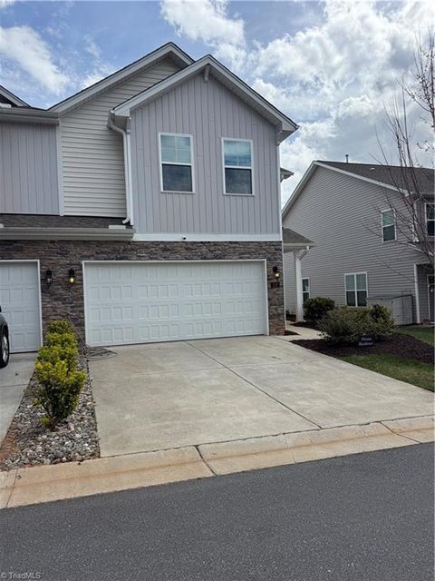 Townhouse For Sale - 216 Stamm Drive<br/> Greensboro, NC 27455