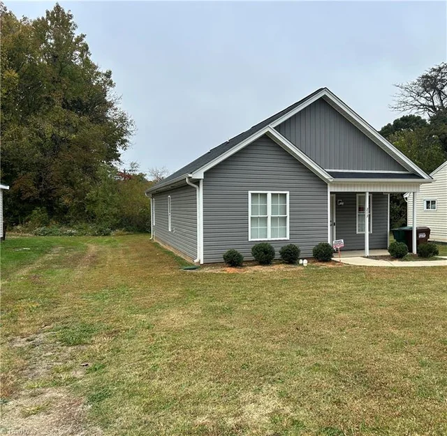 213 Morgan Place, photo 2 of 24